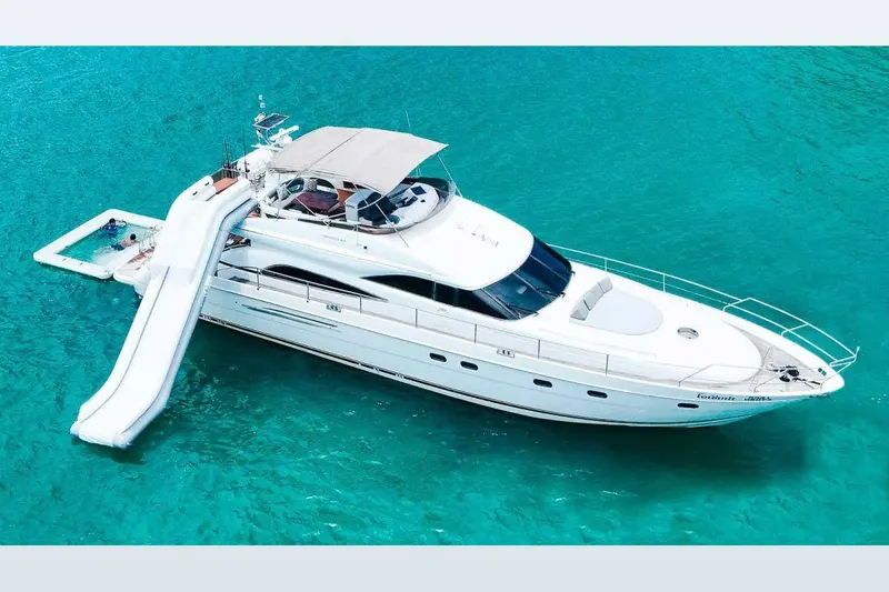 Моторная яхта Princess 65